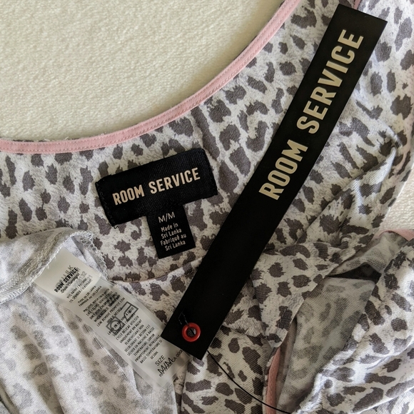 Room Service Sleep Shirt Chemise Sleeveless Animal Print Grey White M NWT - Picture 10 of 10